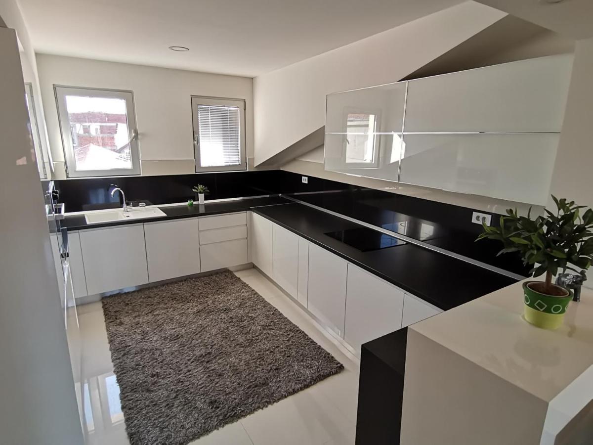 לסקובץ Atina Lux Hostel מראה חיצוני תמונה