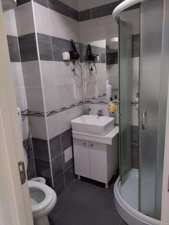לסקובץ Atina Lux Hostel מראה חיצוני תמונה