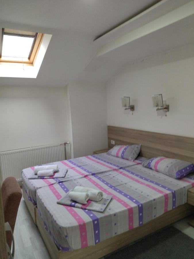 לסקובץ Atina Lux Hostel מראה חיצוני תמונה