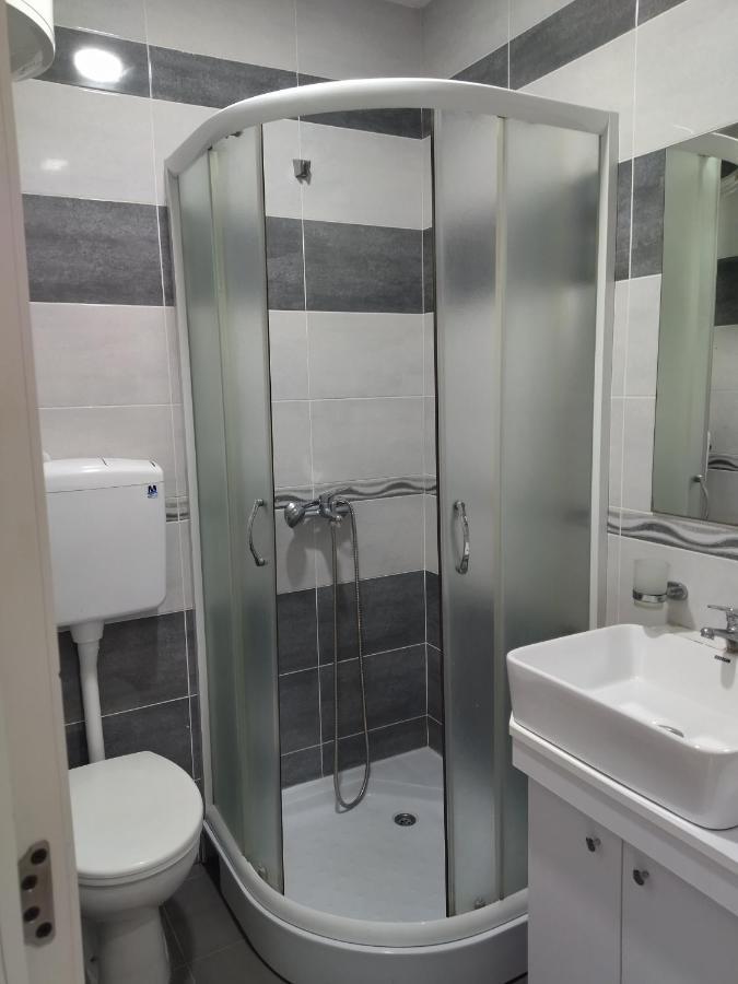 לסקובץ Atina Lux Hostel מראה חיצוני תמונה