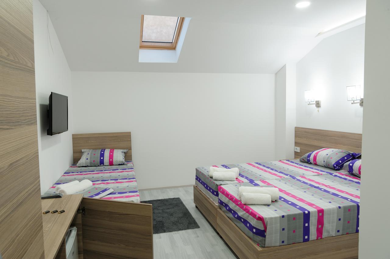 לסקובץ Atina Lux Hostel מראה חיצוני תמונה