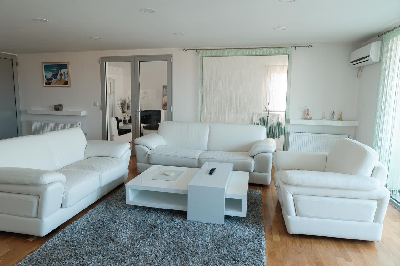 לסקובץ Atina Lux Hostel מראה חיצוני תמונה